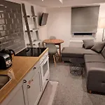 Top Floor Warren St Flat.
