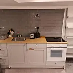 Top Floor Warren St Flat.